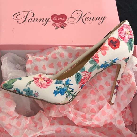 Penny Loves Kenny Shoes - Penny Loves Kenny Flower Pumps Size 7